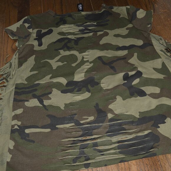 Verta Distressed Ripped fringed Olive Brown Camo Tee Shirt NW Large - Picture 9 of 10